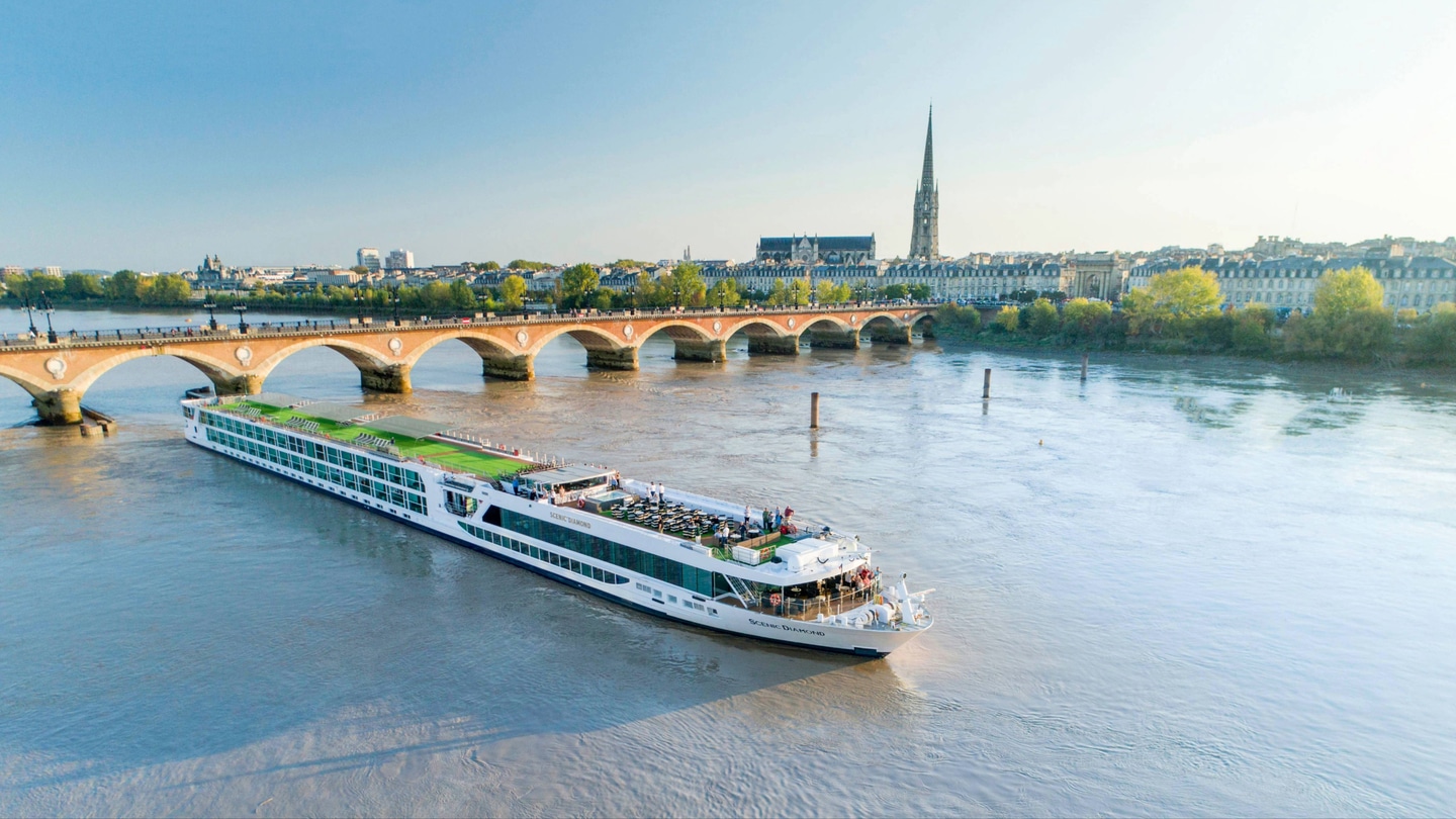 River Ship in Bordeaux